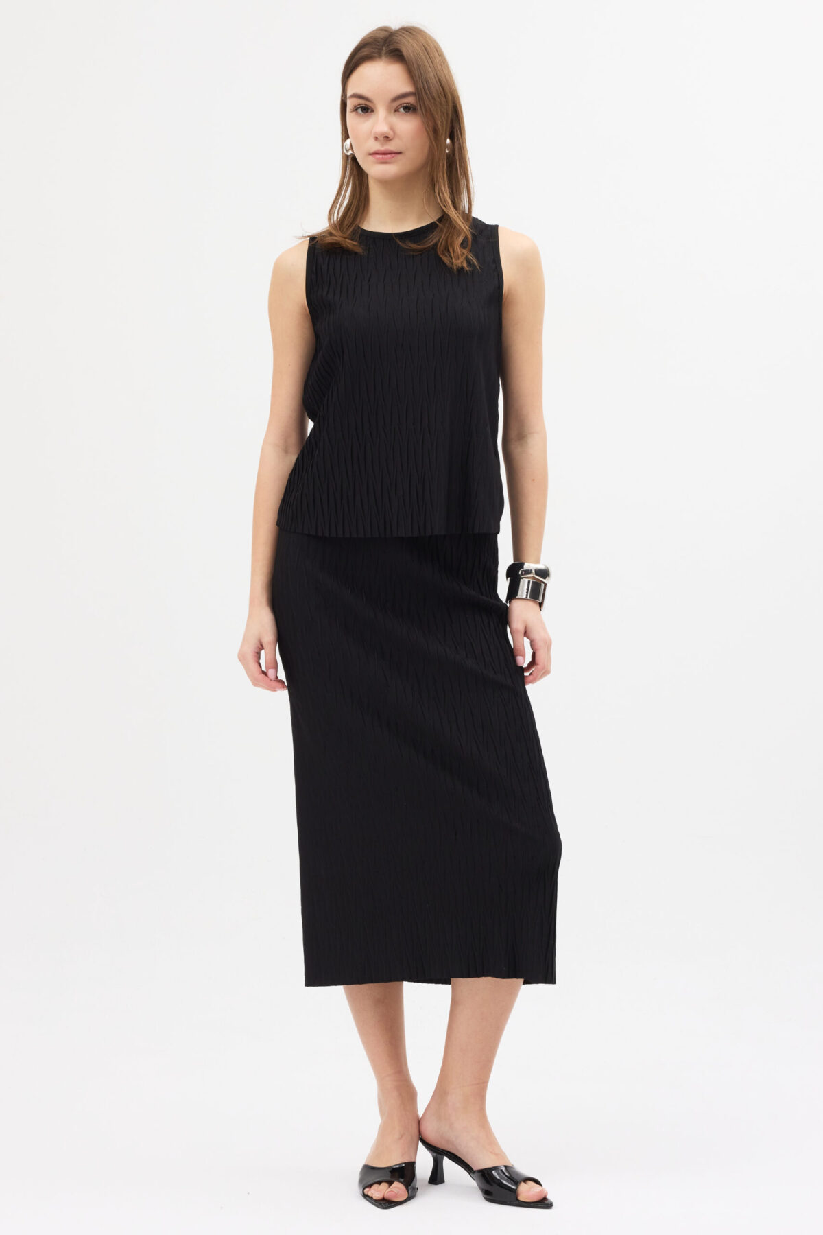 09.12.2025_LINA2506 Pliseli Siyah Bluz ve Etek Takım - Görsel 1