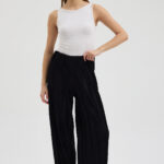 Siyah Pliseli Pantolon