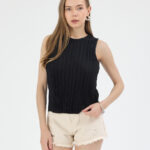 Siyah Düz Pliseli Bluz